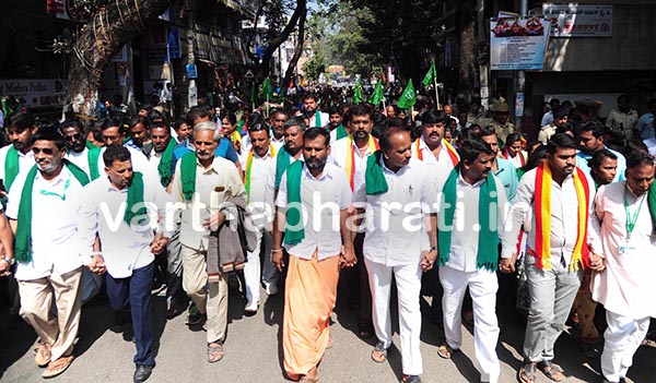 ಜನವರಿಯೊಳಗೆ ಮಹಾದಾಯಿ ಇತ್ಯರ್ಥಪಡಿಸಲು ವೀರೇಶ್ ಸೊಬರದಮಠ ಒತ್ತಾಯ